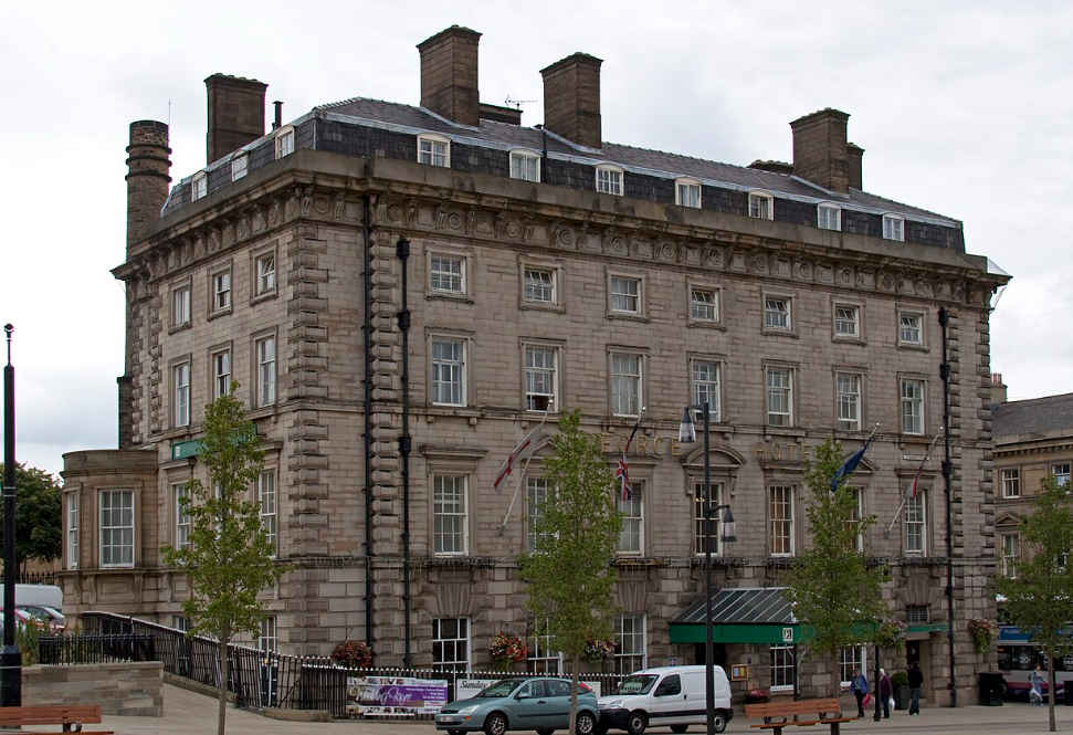 1895 in the RL XIII logo